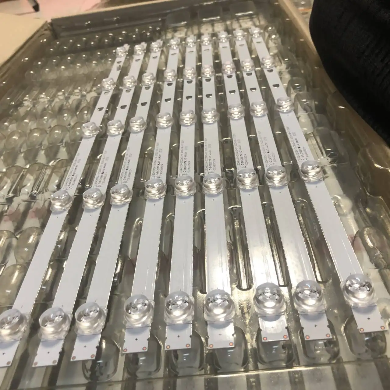 9 قطعة LED قطاع LED49D05A-ZC29AG-01 LED49D05B-ZC29AG-01 ل LS50M31G LS50A51 LU50C51 LU50J51 LT-49MA875 V500DJ6-QE1 4T-C50AHMA