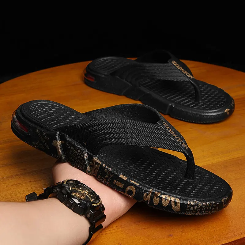 Light Soft Flip Flops Man High Quality Summer Slippers Room Gift Sandals for Men Outdoor Fashion Leisure Beach Designer Shoes T4