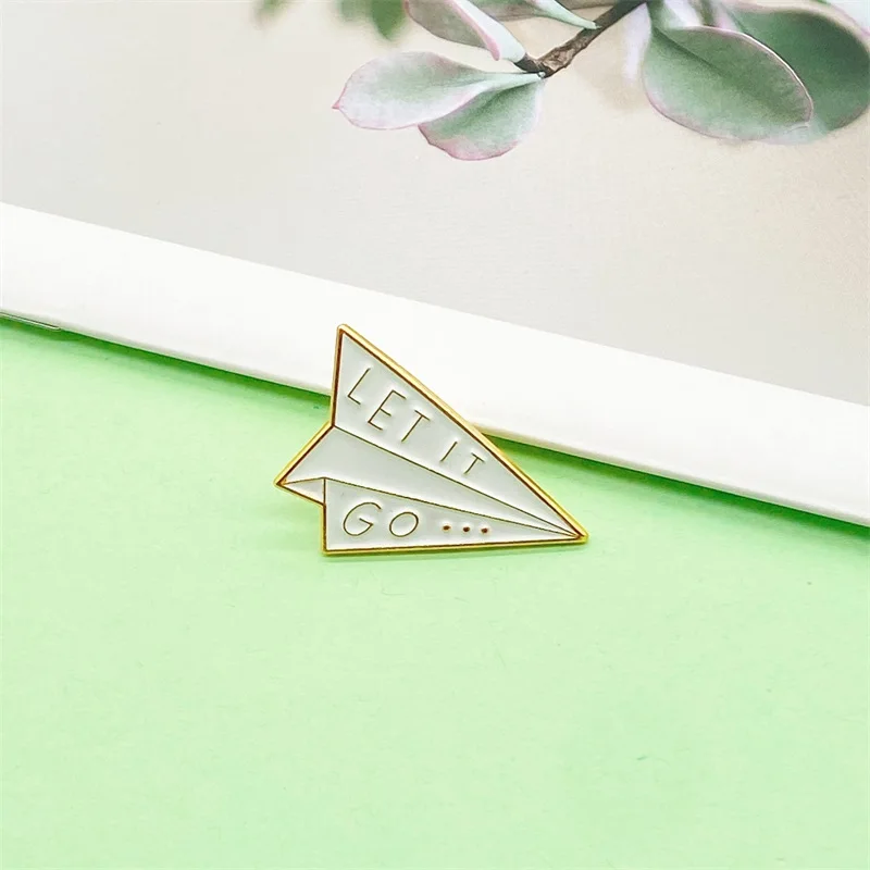 Simple White Airplane Harajuku Style Let It Go Metal Enamel Brooch Japan And South Korea Cartoon Cute Badge Jewelry Clothing Pin