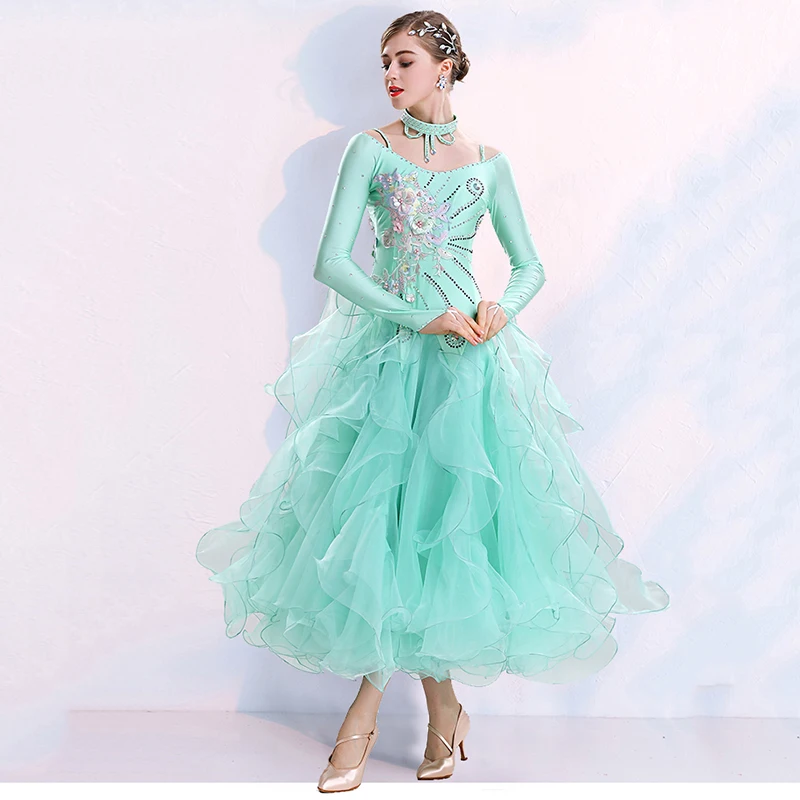 สีแดง Ballroom Dress มาตรฐานโมเดิร์นเต้นรำเครื่องแต่งกายผู้หญิง Waltz Foxtrot เต้นรำชุดแขนยาว