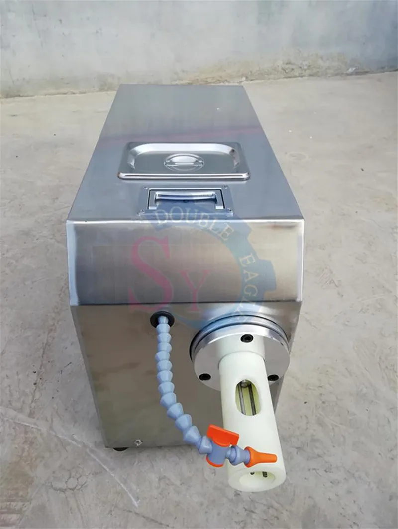 ประสิทธิภาพสูงเชิงพาณิชย์สแตนเลสสตีลกึ่งอัตโนมัติขนมขบเคี้ยวอาหาร BBQ Seitan String เบเกอรี่ Gluten Forming Machine