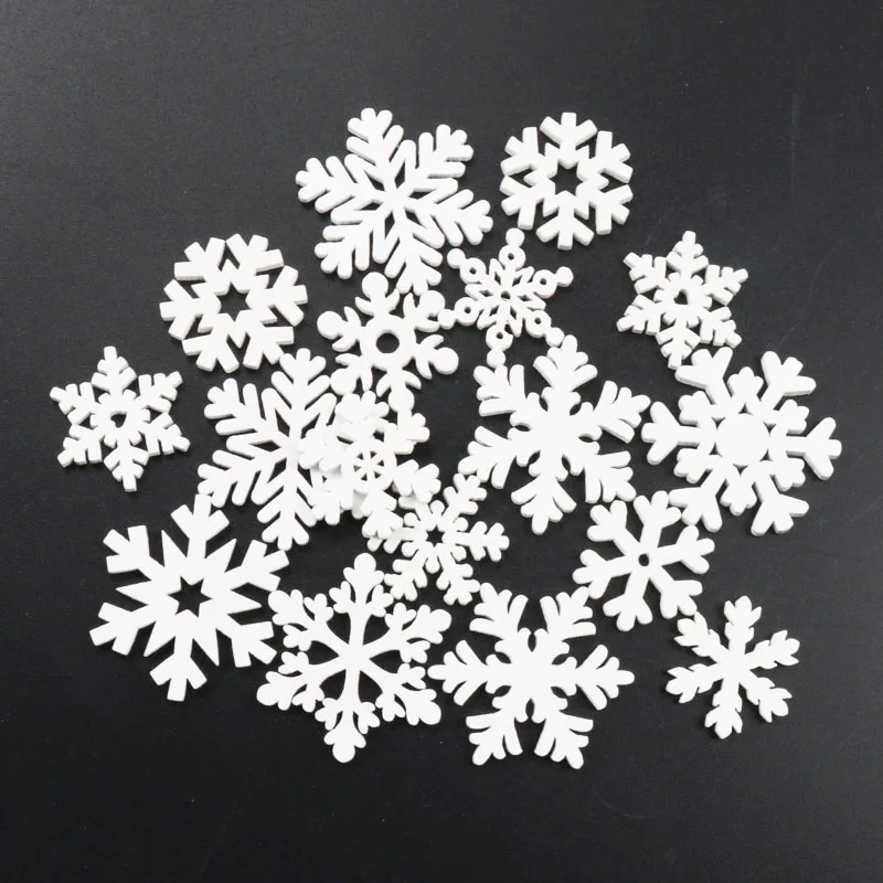 20Pcs Wooden Christmas Snowflake Natural Scrapbooking Craft For Embellishments Handmade DIY Handicraft Decoration 25-35mm