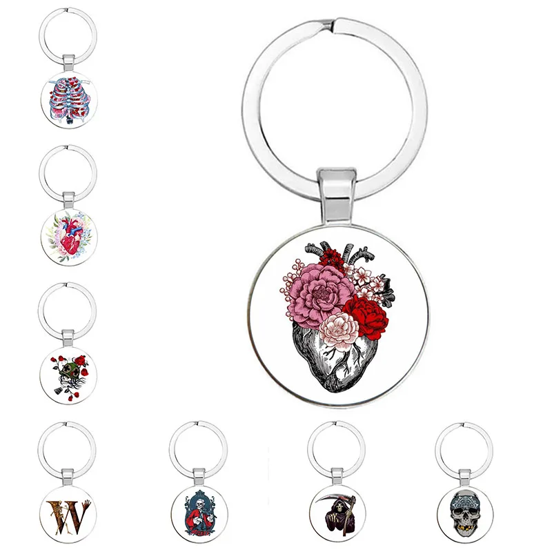 

Exquisite Heart Skull Pendant Glass Keychain Art Skull Pattern Round Keyring For Day Of The Dead Handmade Halloween Keyring
