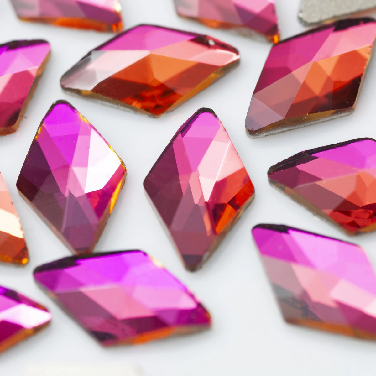 100 Stück/Set Rhombus 6x10mm Flache Kristalle Nicht-Hotfix-Farben Rhombus Flache Rückseite Strasssteine Flache Edelsteine für Bastelarbeiten und Nagelkunst – Detail 3