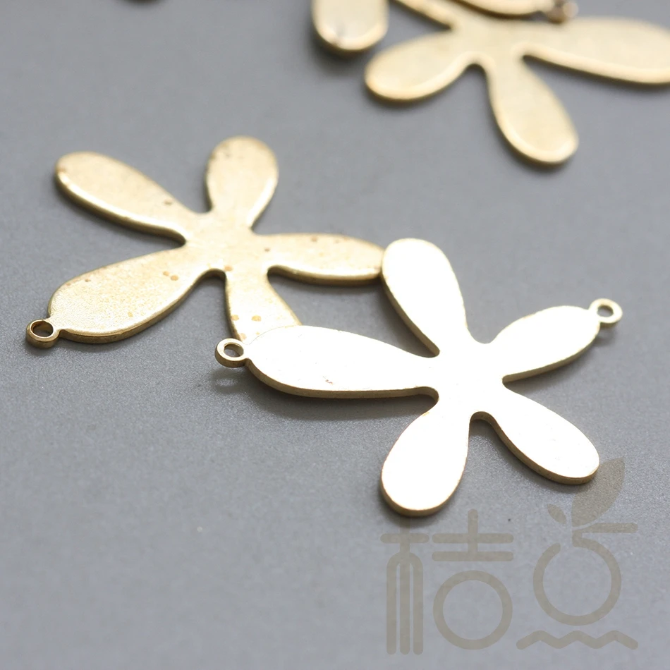 DIY Supply-Solid Brass Fidning Flower Charm - 24x28mm (4054C)