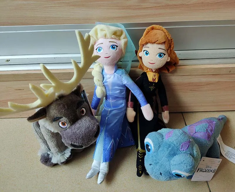 Small elsa and anna dolls online