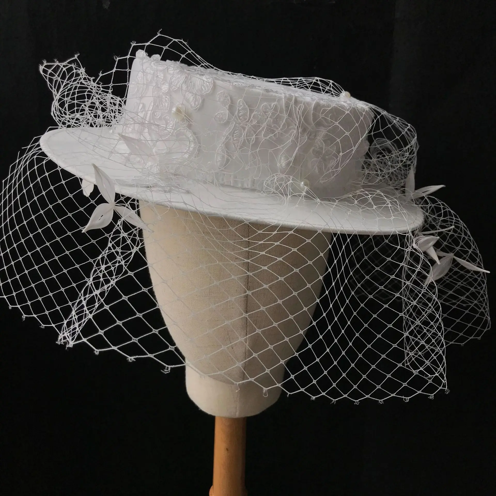 Chapeaux de mariage vintage en dentelle pour femmes, chapeau de patients en filet, accessoires de mariage blancs, fascinateur de mariées, gants de voile de cage à oiseaux Sinamay