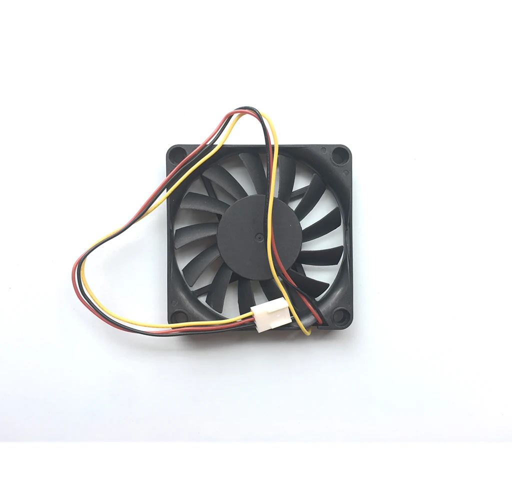 

1 pcs Brushless DC Cooling Fan 12V 7010S 13 Blades 70x70x10mm 3 pin