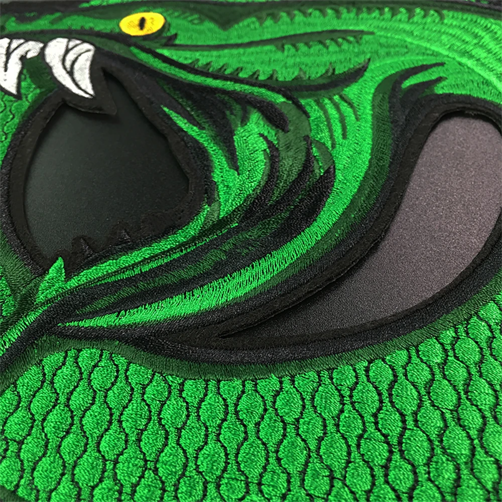 1 pezzo moda grande serpente verde toppe termoadesive per abbigliamento Applique abbigliamento ricamo Punk T-shirt giacca decorazione