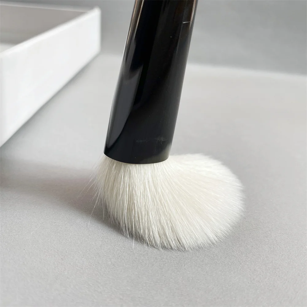 ANGLED FACE MAKEUP BRUSH Soft Sturdy Blush Powder Highlighter Contour Cosmetics Brush Beauty Tool