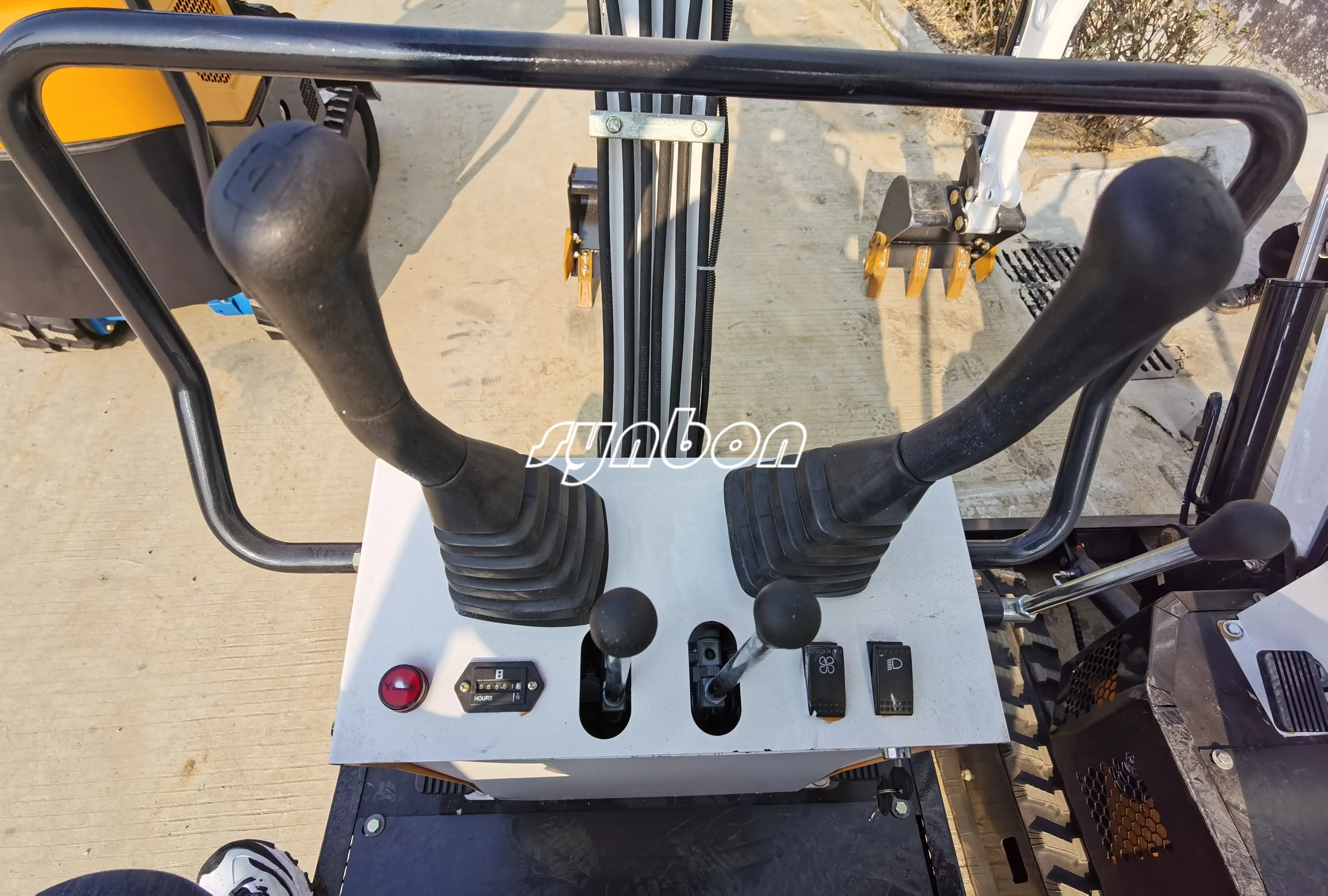SYNBON Mini Digger Digging Machine 0.9Ton Micro Crawler Excavator