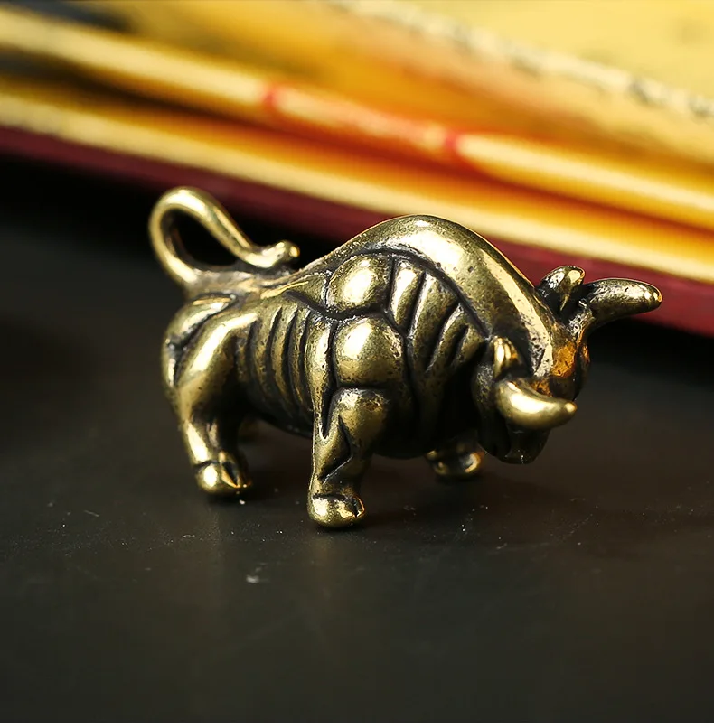 Vintage solid Wealthy cattle Zodiac bull Ornament Brass Pendant Keychain Ornament Accessories m082