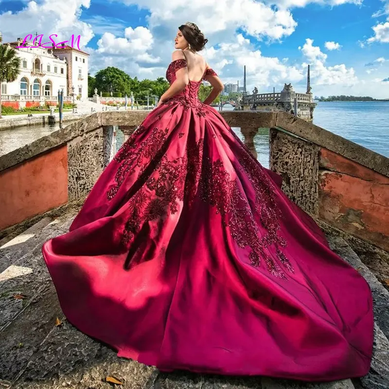 Sweet 15-Robe de Bal de Princesse en Satin Bordeaux, Tenue Formelle à Bretelles Spaghetti, avec des Appliques en Dentelle, 2021