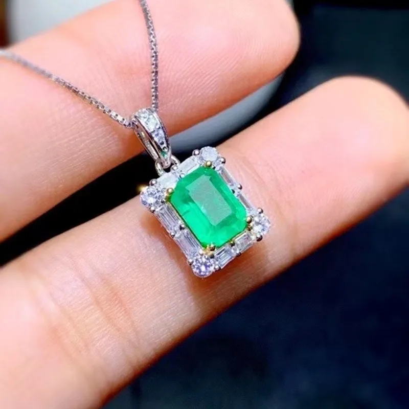 925 Pure Silver Natural Emerald Pendant 5 * 7mm Luxury Style Emerald Necklace Pendant Exquisite Jewelry Envelope