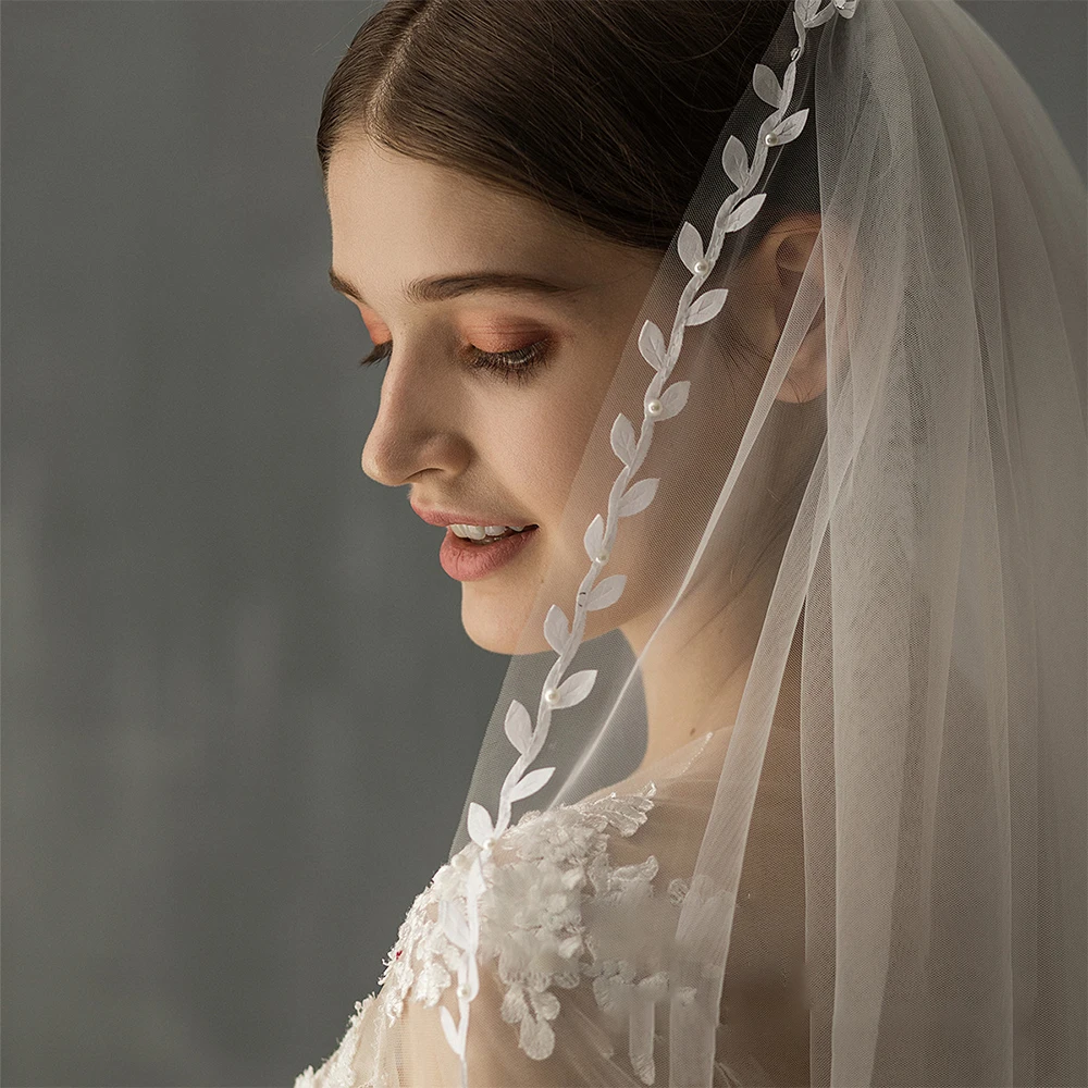 Frauen Ellbogen-länge Hochzeit Braut Schleier Blatt Applique Rand mit Kamm Tüll Schleier Elegante Zwei-schicht Retro Dame zubehör Kopfstück