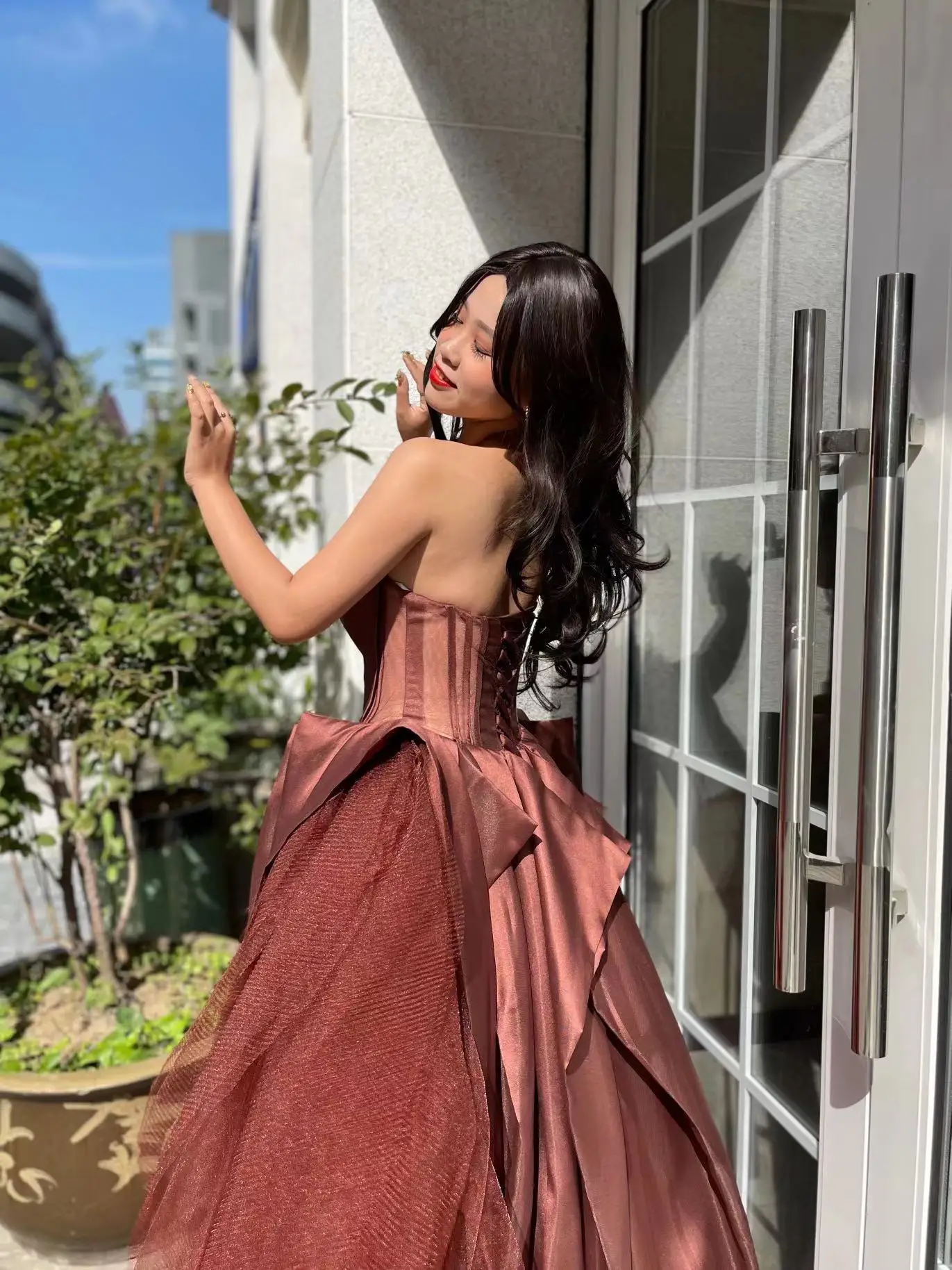 (تخفيضات) فساتين حفلات الزفاف شاليمار تشانغ براون تصميم أزياء على شكل حرف A للسيدات حسب الطلب