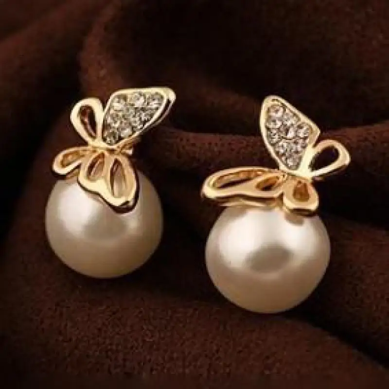 Korean Fashion New Earrings Wild Small Fresh Butterfly Pearl Earrings Women\'s Temperament Shine Popular Jewelry Wholesale