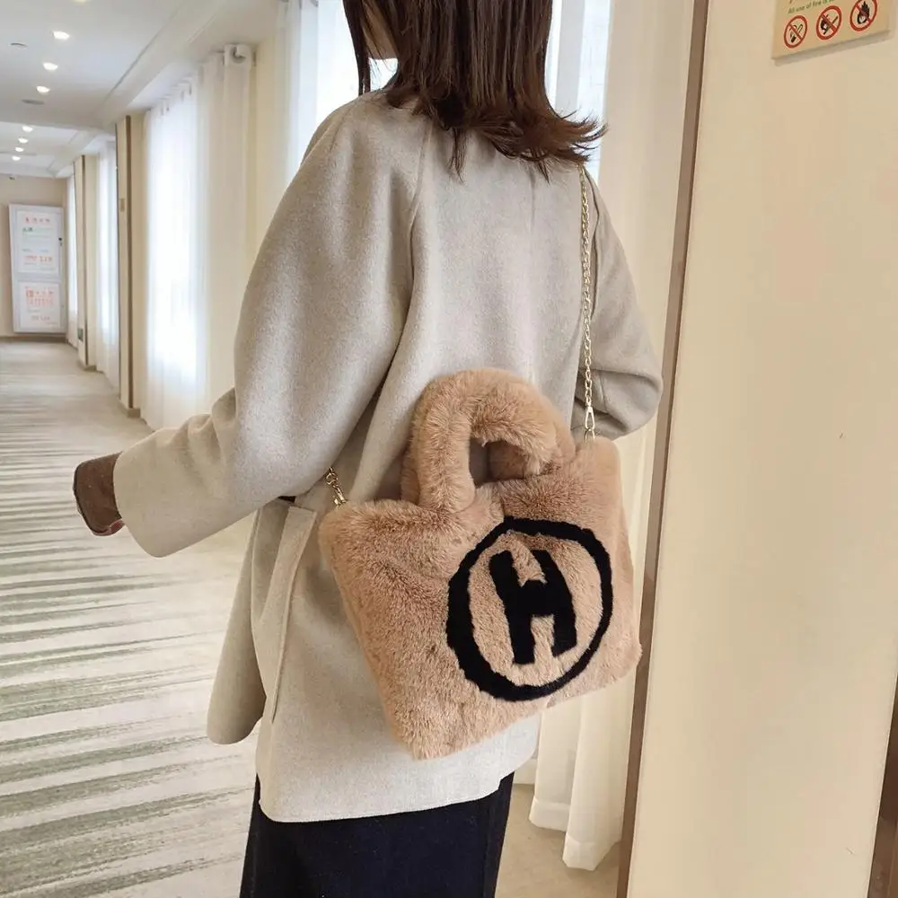 Plush Tote Bags Chain Women Bags Soft Fluffy Bags NEW Winter Bags For Women 2020 Furry Bags Luxury Handbag Fur Shoulders Bags