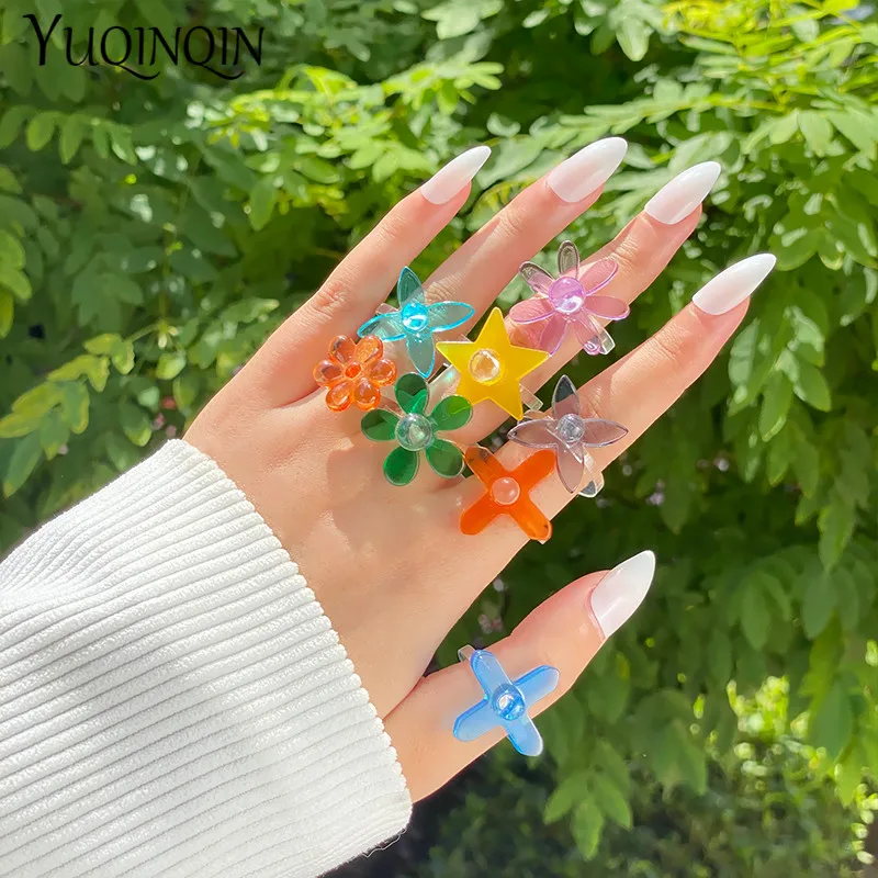 Trendy New Flower Big Cute Rings for Teen Girls Fashion Minimalist Colorful Transparent Acrylic Vintage Finger Rings for Women