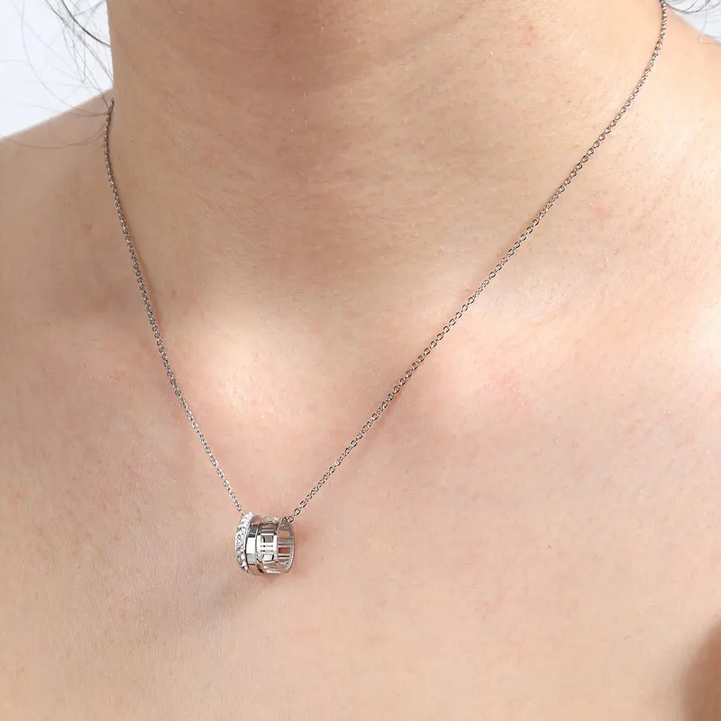 Berühmte Marke Drei Kreise Volle Zirkon Hohl Römische Zahl Anhänger Halskette Edelstahl Schmuck Halskette Frauen Party Geschenk – Detail 3