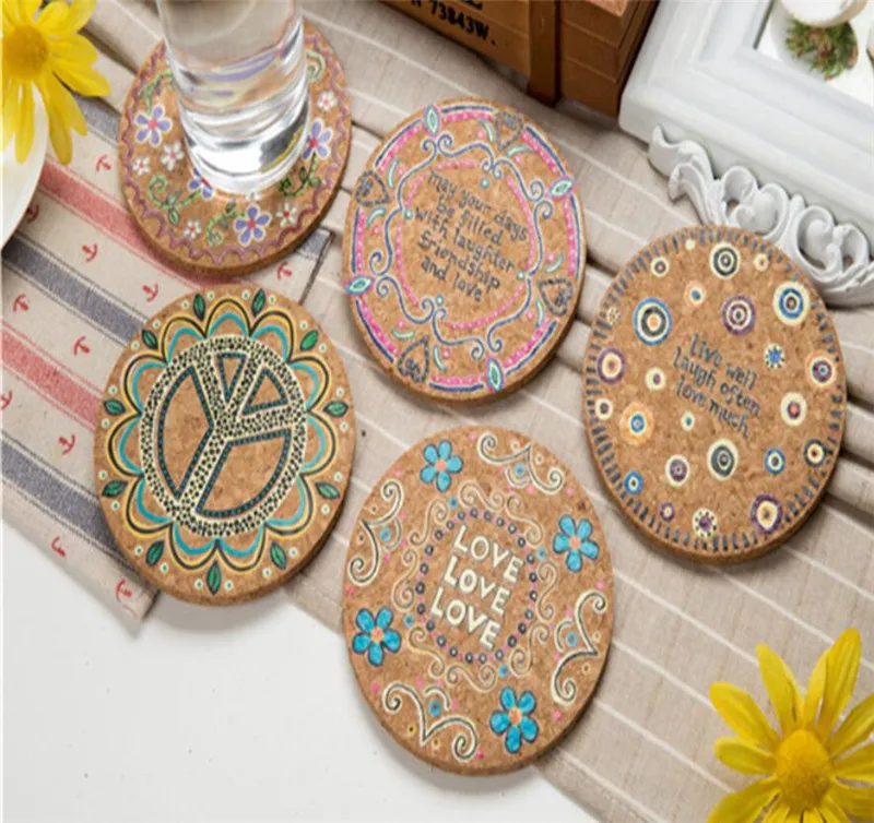 

Hot 300pce/lot Natural Cork Moisture Resistant Round Cup Coasters Drink Coasters Heat Insulation Patterned Pot Holder Mats Table