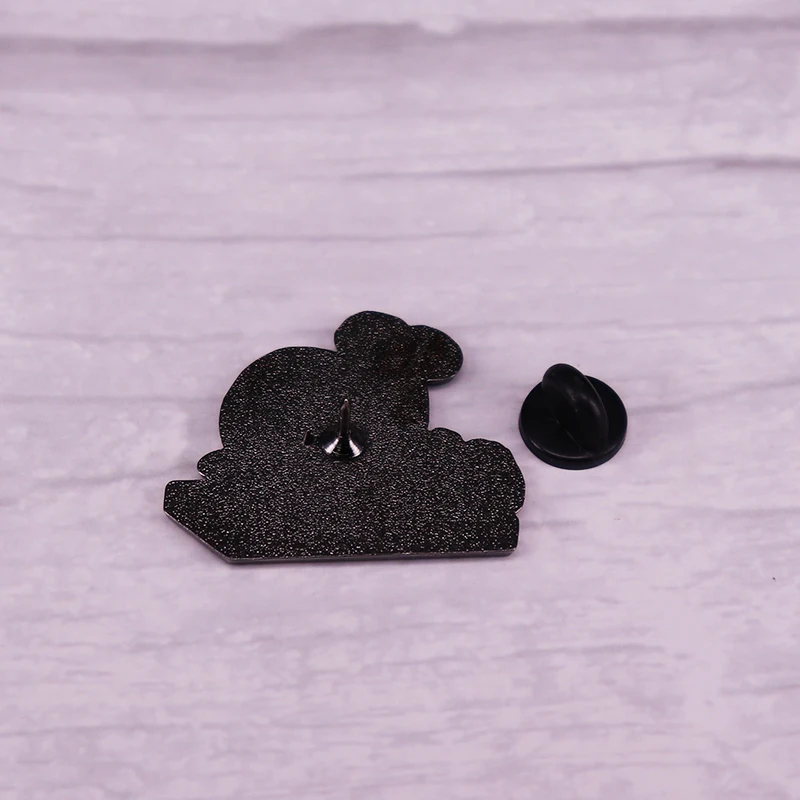 Snail's Chef Enamel Pin Brooch Crying Onion Chopping Badge Funny Fashion Jewelery Accessory
