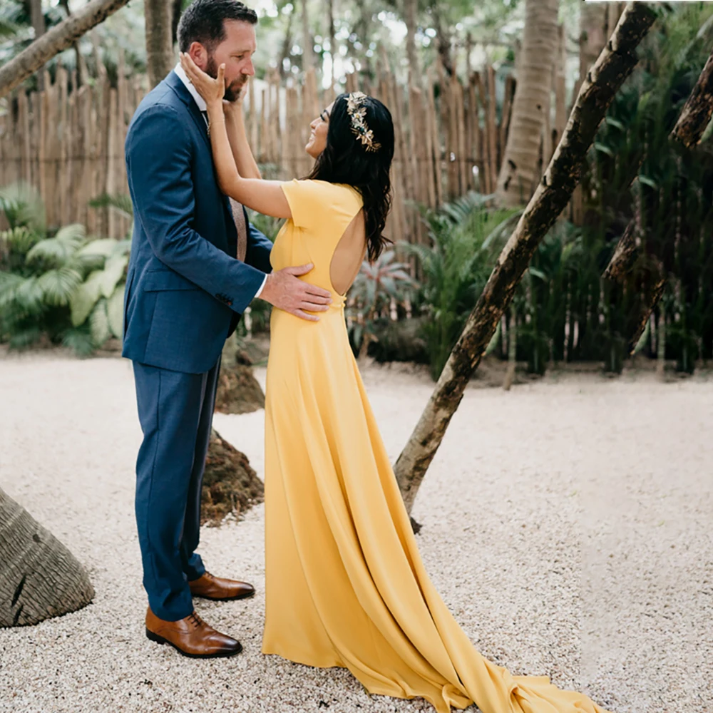 Vestido de noche sencillo de satén sin espalda, color amarillo jengibre, personalizado, cuello redondo, mangas cortas, botones, vestidos de novia de boda con abertura alta