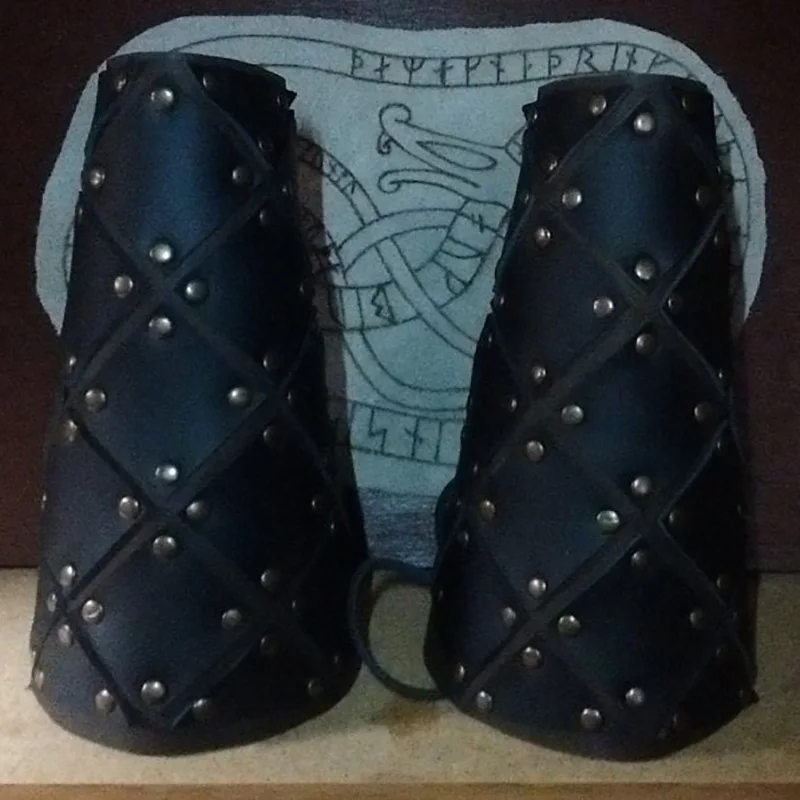 Medieval Renaissance Armor Gloves Wide Cuff Bracer Men Warrior Knight Leather Wristband Steampunk Lace-up Arm Warmer Accessory