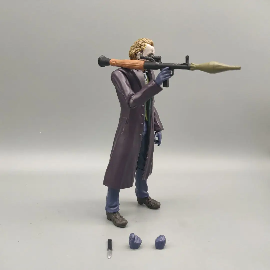 لعبة مجسم أفلام دارك نايت من ماركة دي سي-مان مع صاروخ لاتشر #5