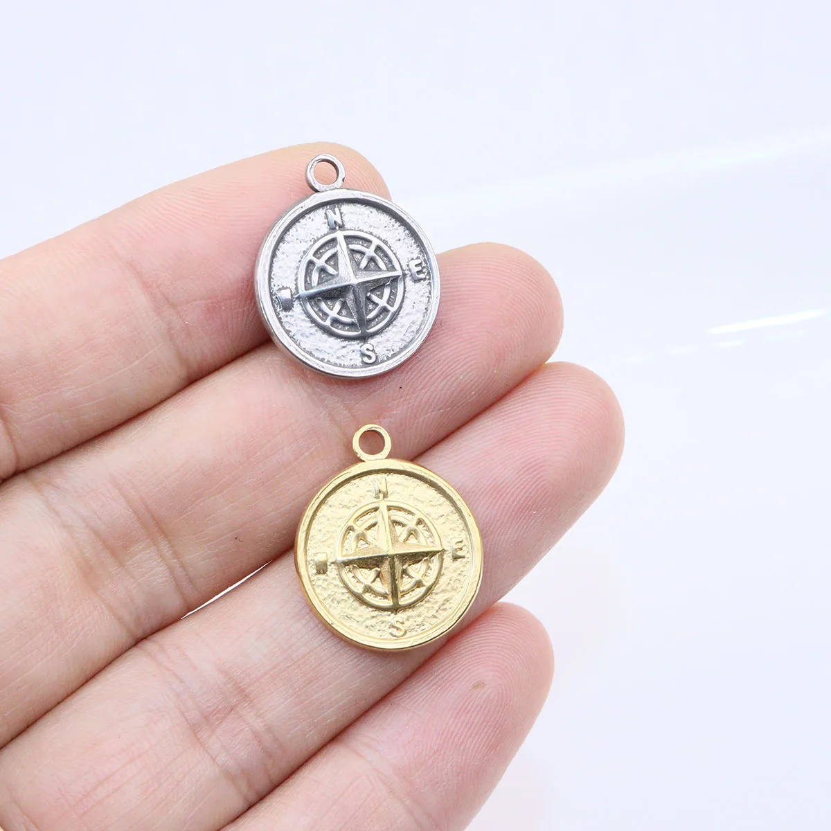 5 szt. 16mm sprzedaż hurtowa ze stali nierdzewnej wysokiej jakości kompas gwiazda Charms wisiorek naszyjnik DIY kolczyki bransoletki niezanikające 2 kolory