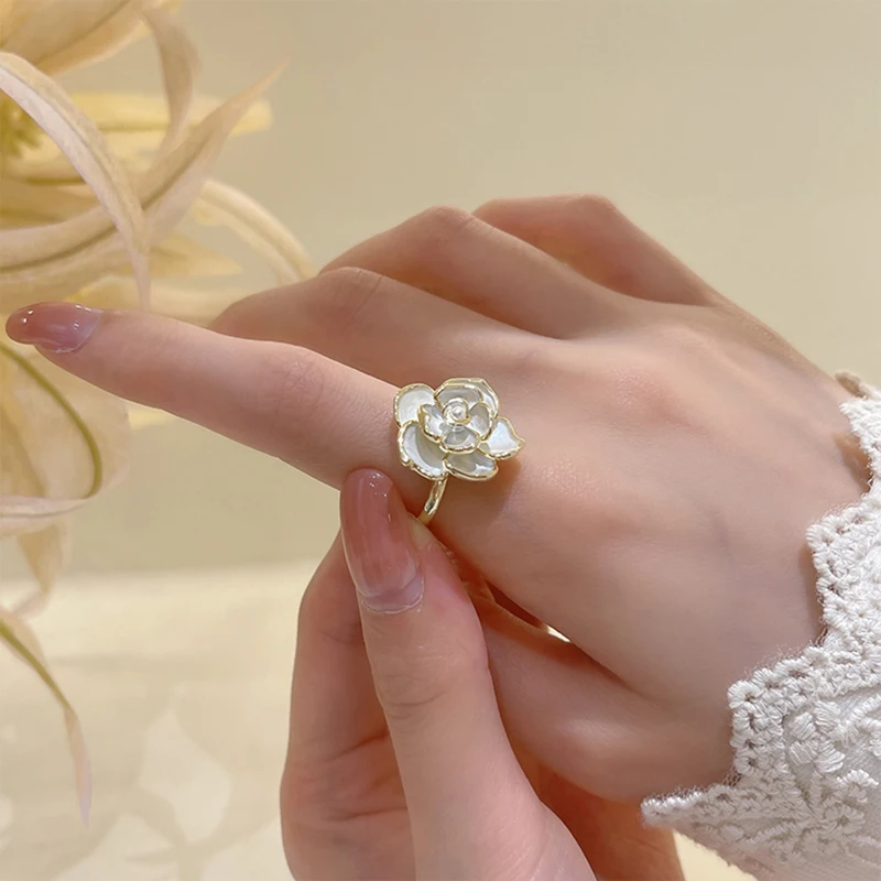 2023 New Elegant White Oil Dripping Camellia Rings For Woman Korean Fashion Flower Jewelry Party Girl\'s Sweet Rings Accessories