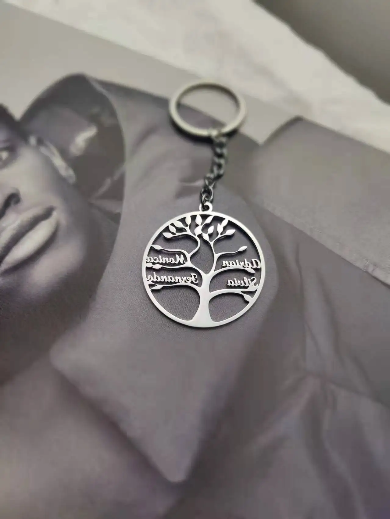 Tree of Life Custom Keychain With 1-6 Name Personalized Jewelry Family Member Key ring The Best Gift For Mother Wife