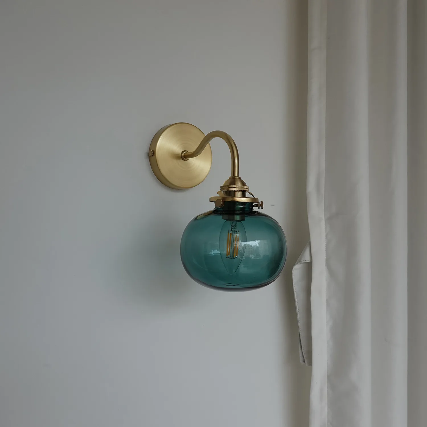 IWHD Bule Glass Ball Wall Lights For Home Pull Chain Switch Bedroom Bathroom Mirror Stair Light Nordic Modern Wall Sconce LED