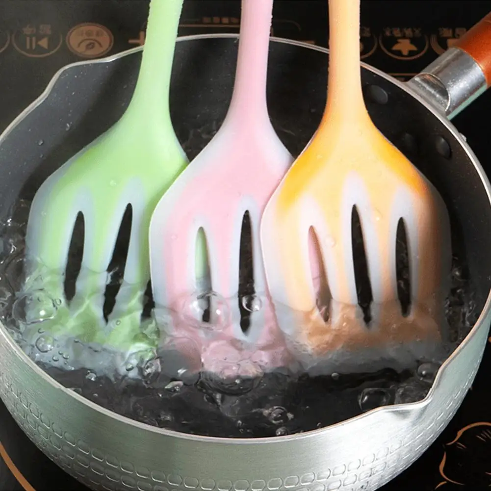 Food Grade Household Silicone Wok Slotted Rotary Knife Non-stick Pan Hollow Design Wok Shovel Kitchenware Wok Shovel Retail 2021