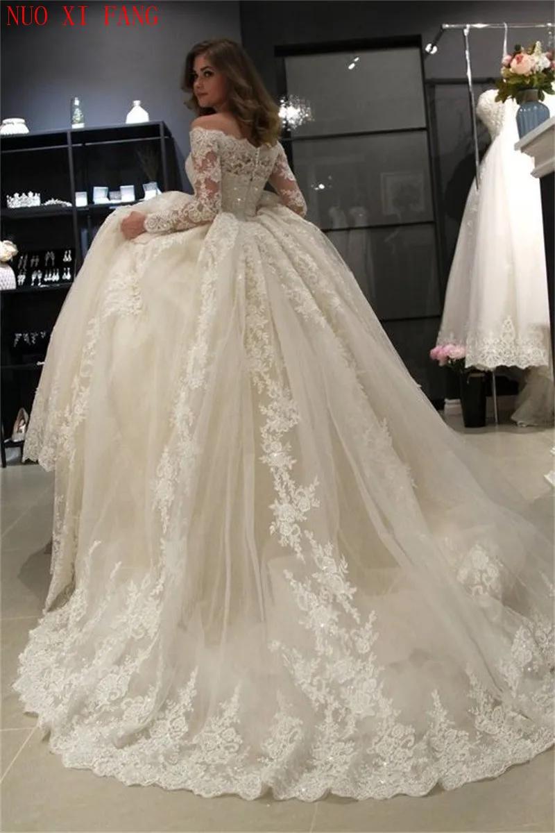 Gorgeous Boat Neck Ball Gown Wedding Dresses Vintage Lace Applique Wedding Gown Long Sleeve beaded bride dress robe de mariee
