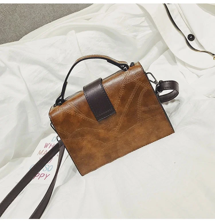 Tas Tangan Retro Fashion 2021 Tas Messenger Bahu Korea Fashion Baru Tas Persegi Kecil Rivet Pribadi Portabel