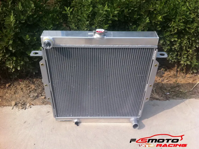 56MM Aluminum Radiator For Toyota Land Cruiser 75 Series HZJ75 1990-2001 91 92 93 94 95 96 97 98 99 00