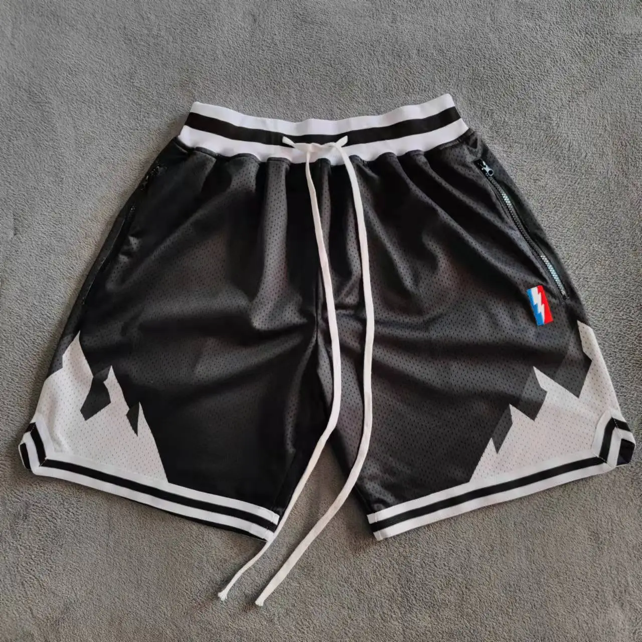 

TRILLEST Black Snow Mountain Printed Basketball Shorts with Zipper Pockets Donovan Mitchell Street Style Sports Training Pants