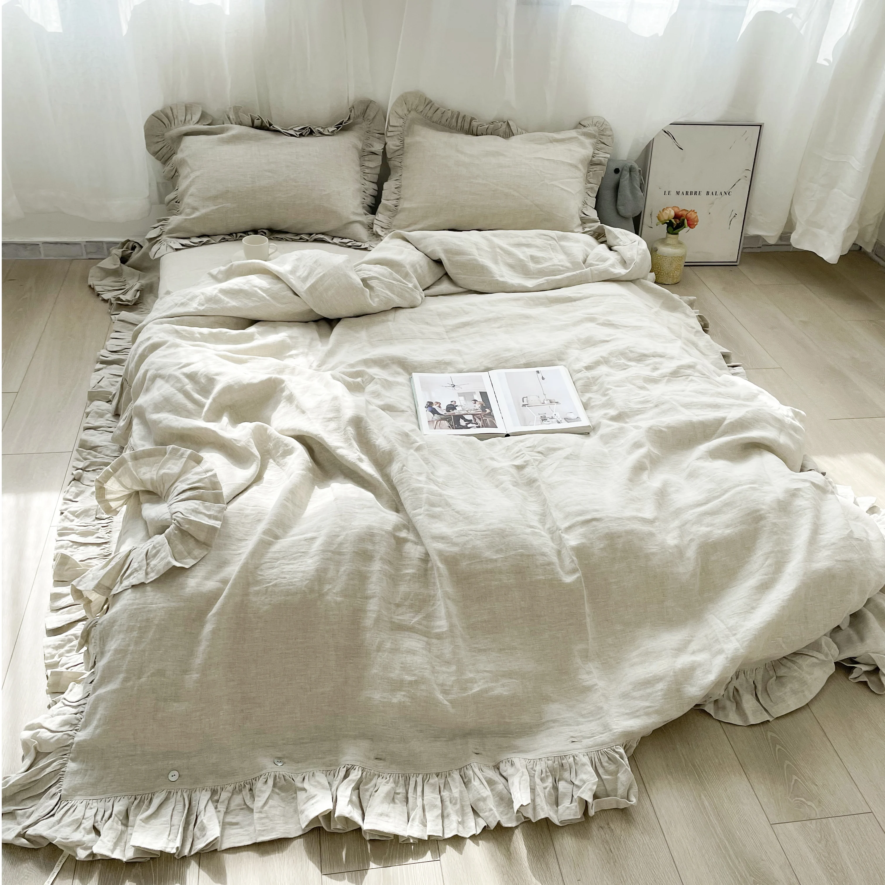 Simple European and American style solid color Ruffle bedding Kit