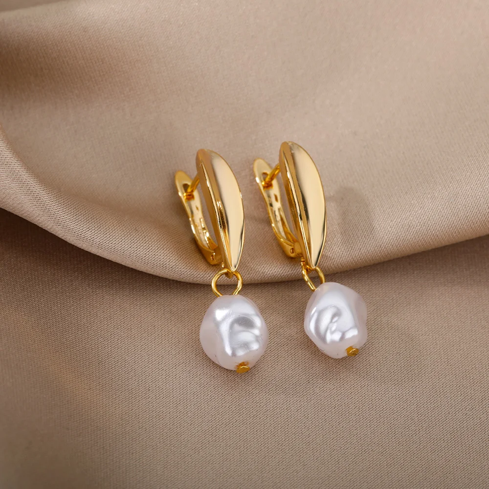Women's Vintage Punk Round Baroque Pearl Circle Earrings