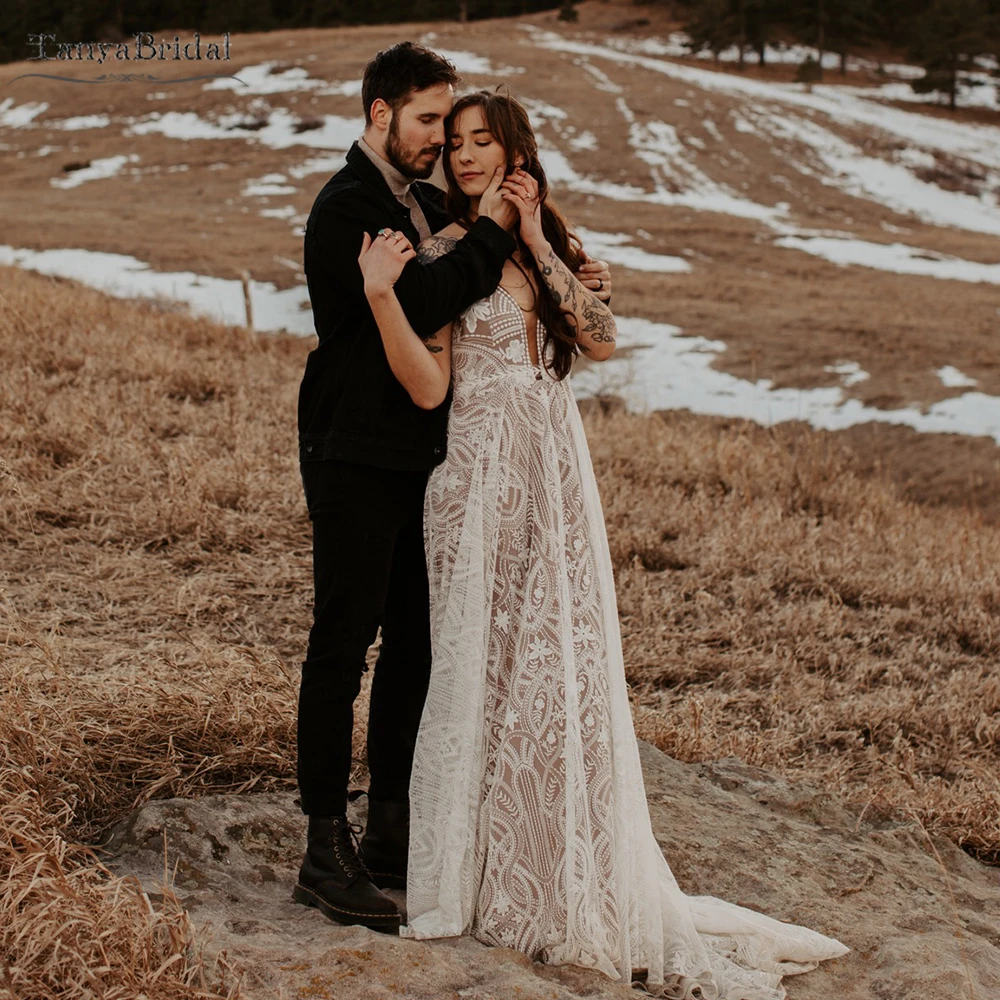 

Unique Lace Bohemian Wedding Dresses Nude Lining Gypsy Striking Bridal Gowns Dreamy A Line Vestido de noivas DW331