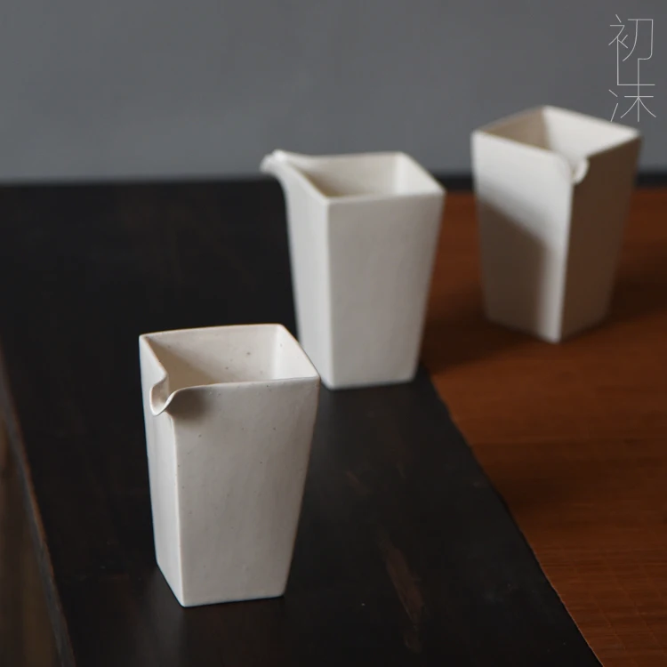 ★Fair foam at the beginning of a Japanese white porcelain cup of plain white glaze quadrate tea cup 180 cc