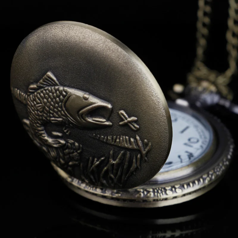 Montres Fish Pattern Case Pocket Watch Large White Dial with Arabic Numerals Slim Chain Clock Necklace