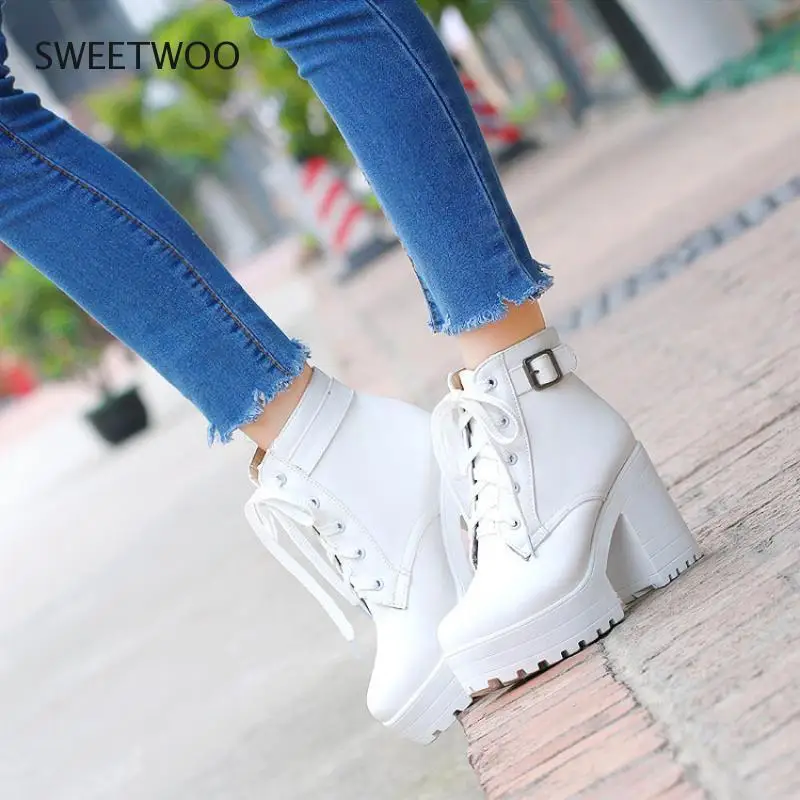 Vintage Buckle Thick Heel Short Boots Square Heel Women Platform Ankle Boots Fashion Pu Lace Up Short Boots Big Size