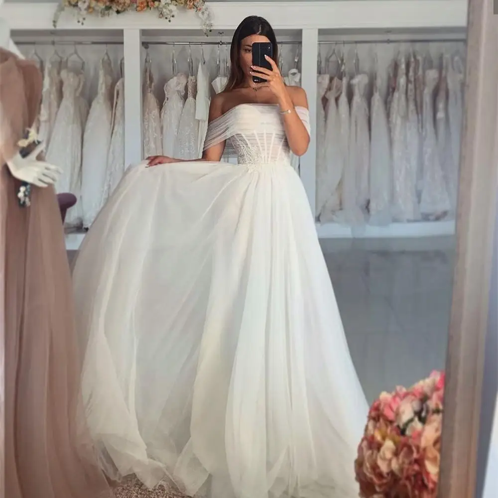 Gaun Pengantin 2021 Putri A-Line Leher Perahu dari Bahu Tulle Applique Punggung Terbuka Sepanjang Lantai Sapu Kereta Gaun Pengantin