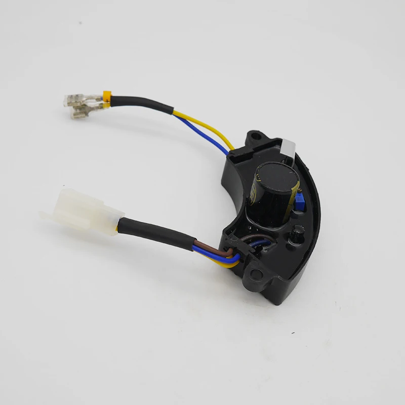 2KW 2.5KW 2.8KW 3KW อัตโนมัติแรงดันไฟฟ้า Regulator สำหรับ HONDA GX160 GX200 2200 2600 220UF 250V เฟสเดียว AVR เครื่องกำเนิดไฟฟ้า