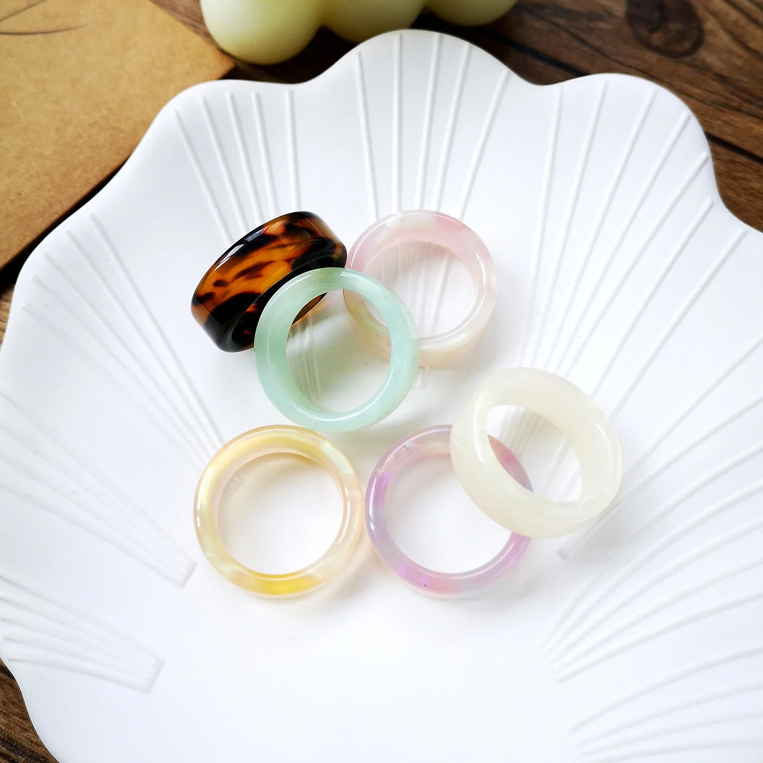 2025 New Temperament Colorful Resin Acrylic Ring For Women Candy Color Round Finger Ring Fashion Jewelry Gift