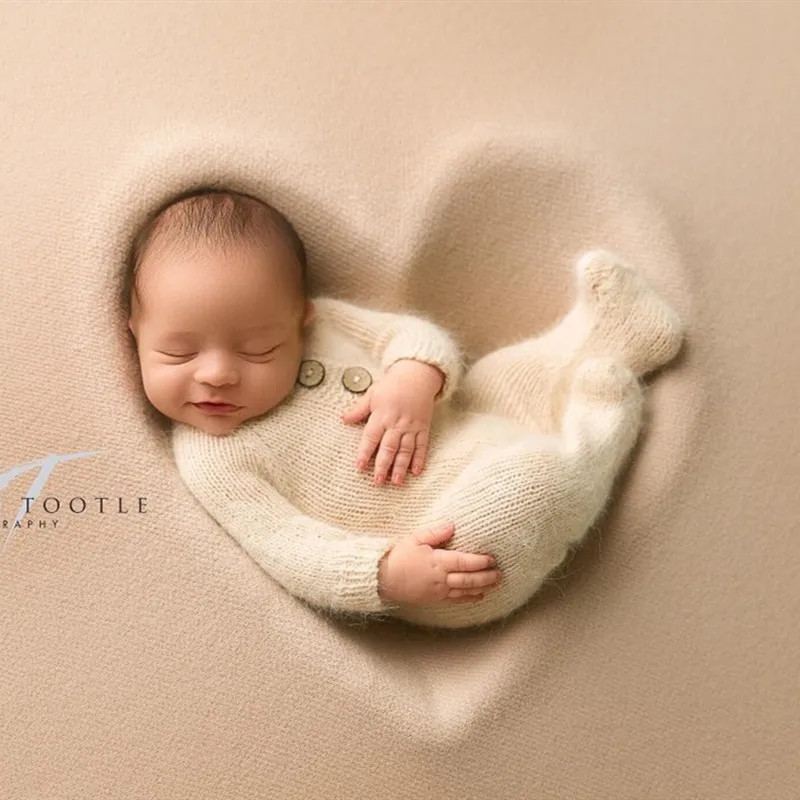 Newborn photography props,soft fuzzy footed romper for baby photo props