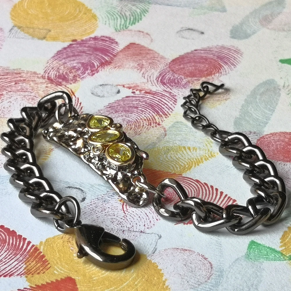 DreamCarnival1989 Bracelet & Bangles With Cool Black Metal Pendant for Women Olivine CZ Fashion Jewelry Pulseira Feminina WB1234