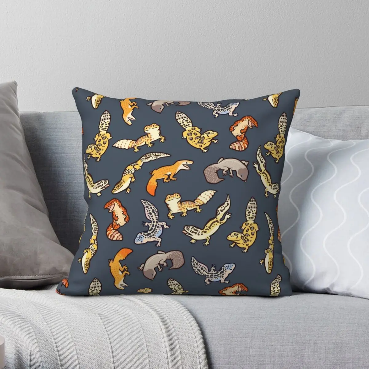 Chub Geckos In Dark Grey Square Pillowcase Polyester Linen Velvet Printed Zip Decor Pillow Case Bed Cushion Cover